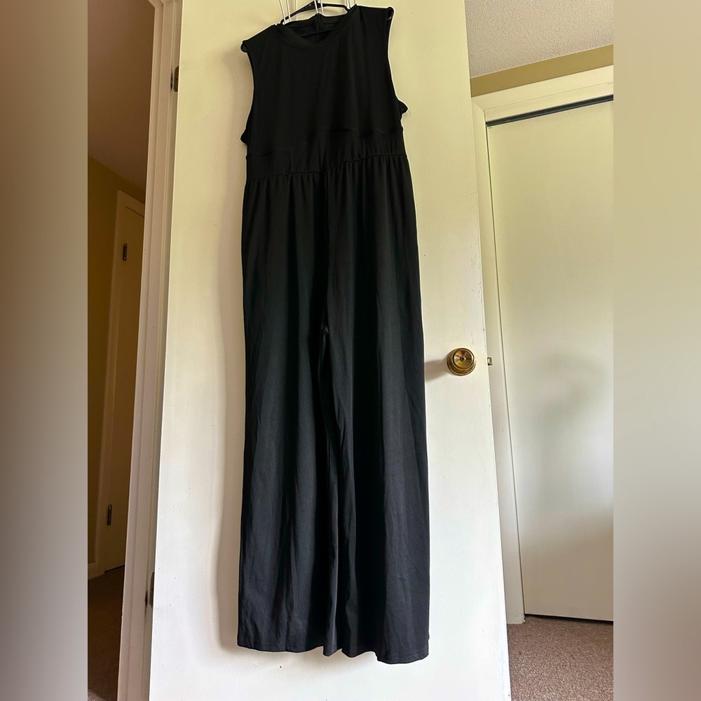 No tag, pant suit with built in support at waist